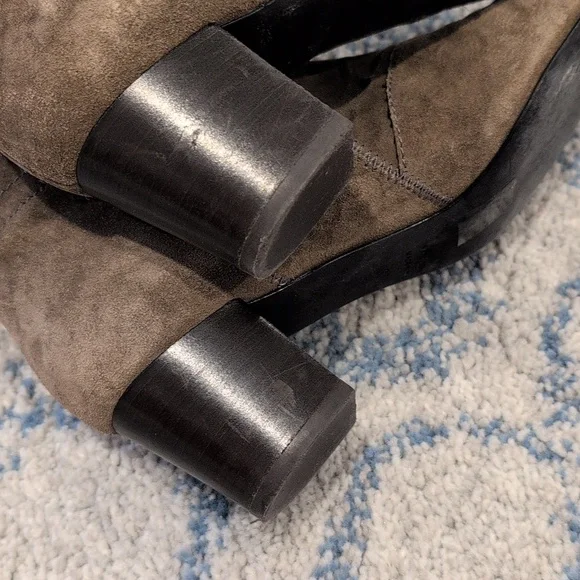 Vero Cuoio Textured Brown Heeled Boots - Picture 6 of 10